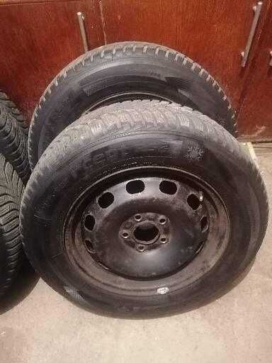 Jante Ford cu anvelope de iarna