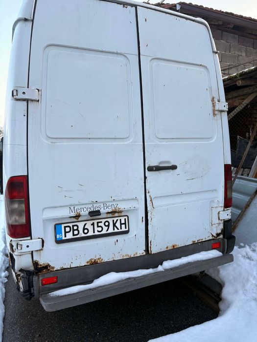 Продавам микробус