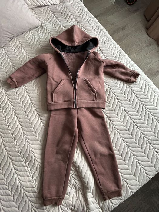 Продам хорошие вещи для девочки