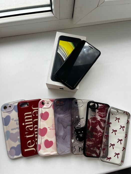 Продам iPhone SE (2-го поколения) 128 GB