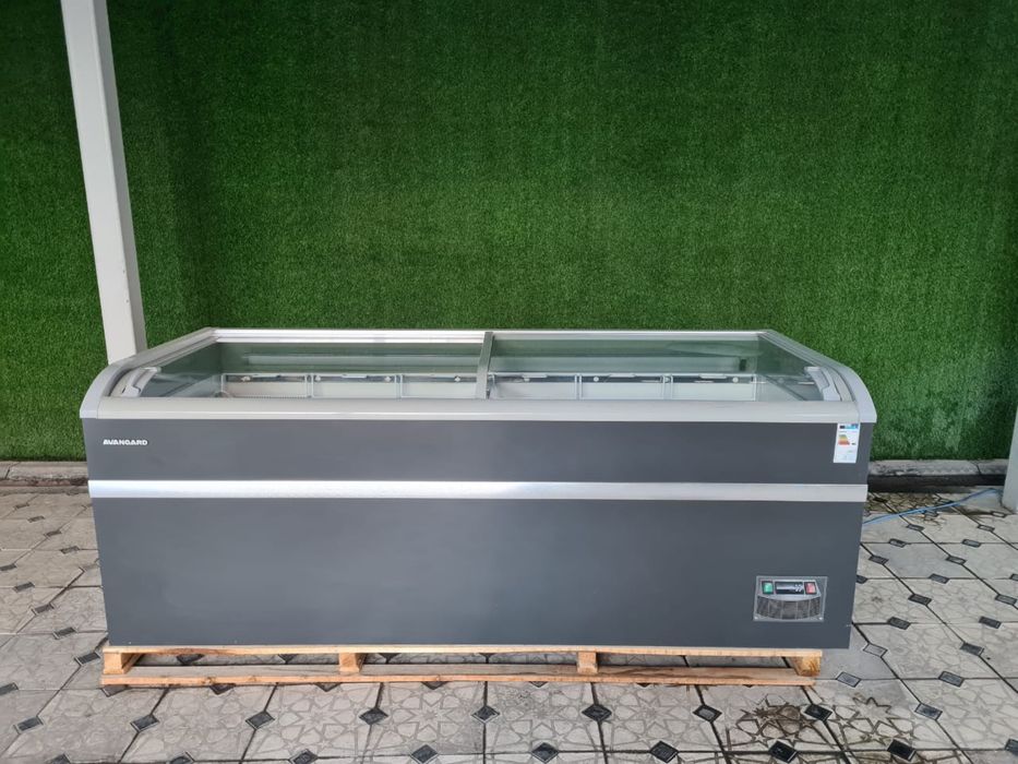 Витринный холодилльник и морозильник