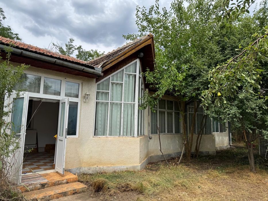 Vând casa + teren în Scărișoara județul Olt