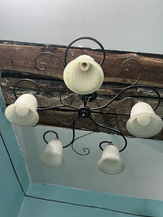 Люстры б/у в хорошем состоянии