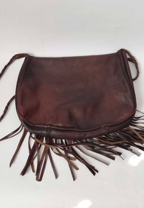 Мека дамска чанта от естествена кожа в "бохо стил" с ресни