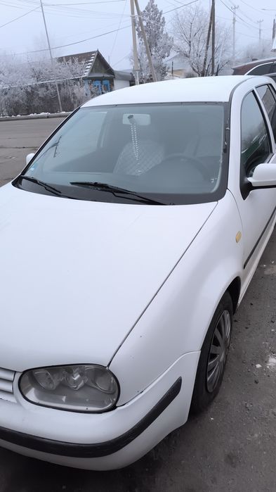 Автомобиль Фольксваген гольф 4