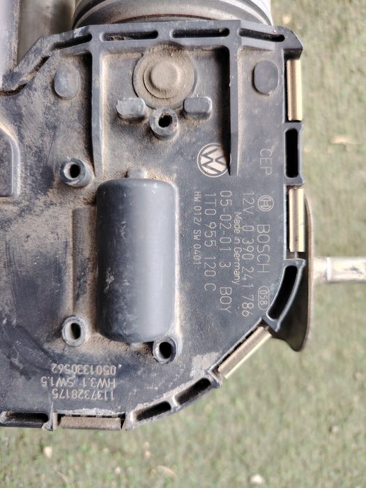 Механизъм с моторче за чистачки Туран / VW Touran Фолксваген Туран