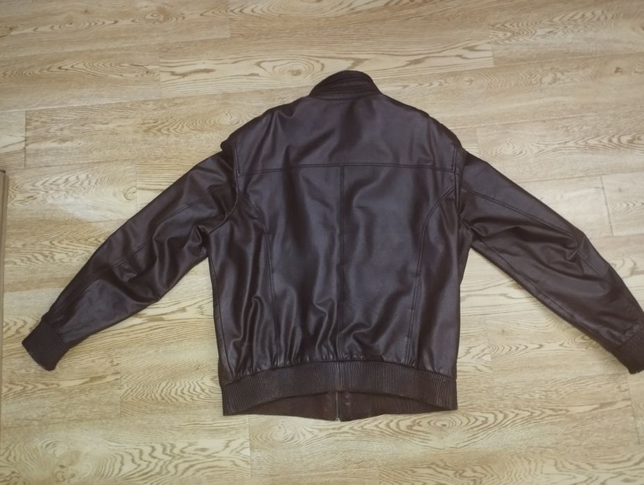 Продается кожанная куртка бренда: CAPITOL