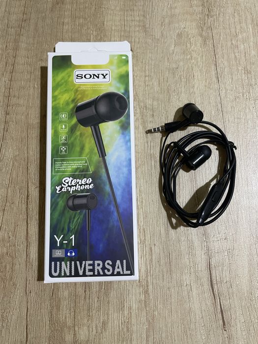 Наушники проводные, новые.