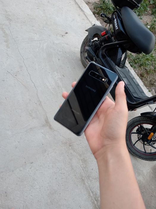 S 10+ 8/128 pubg 60fps holati ideal aybi orqa krishka almashgan