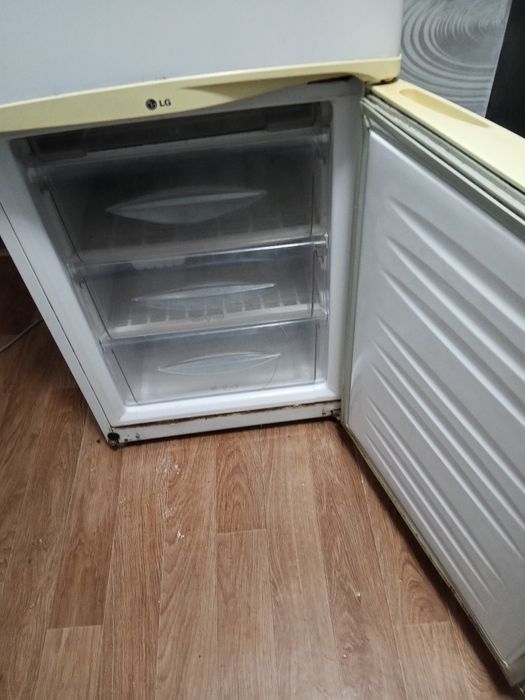 Продам холодильник б/у