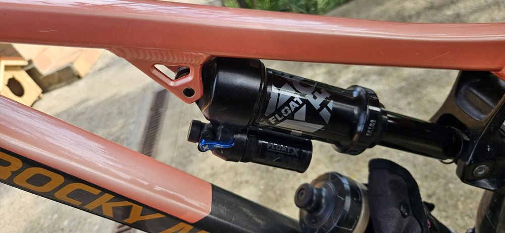 MTB ROCKY MOUNTAIN full suspension, size MD, 29