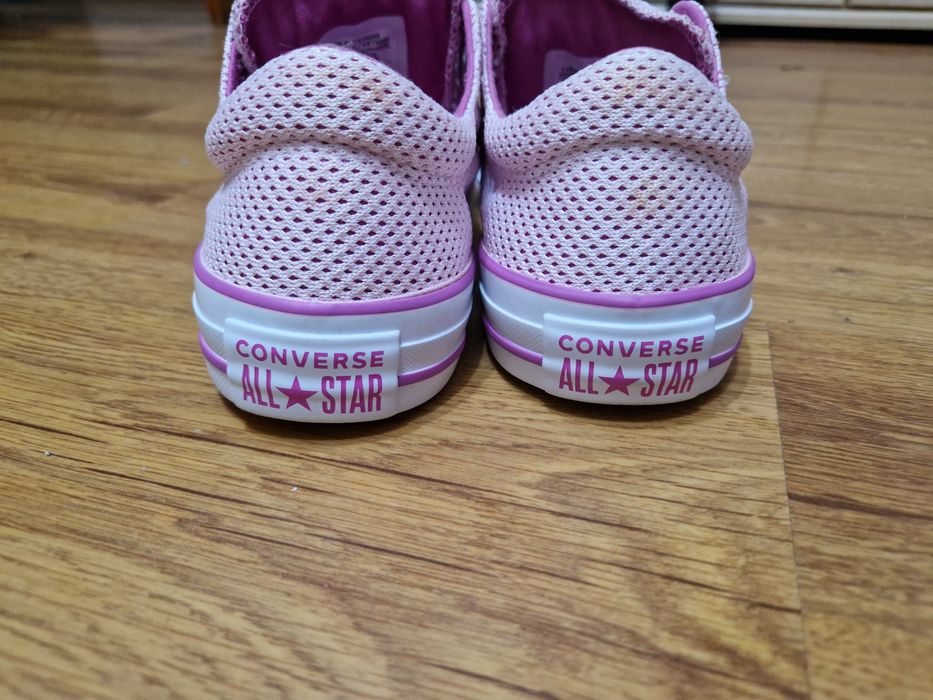 Teniși Converse roz