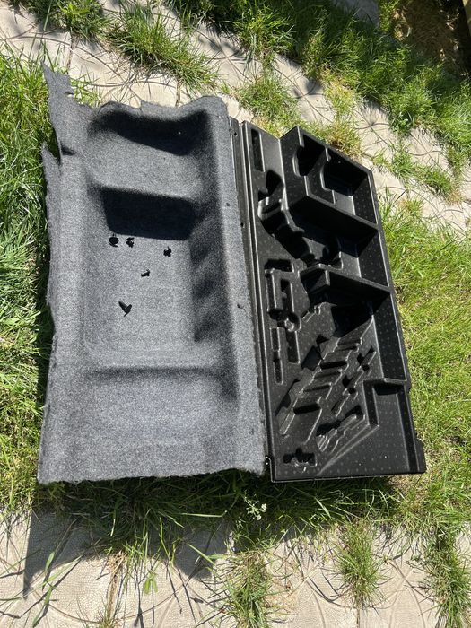 Mercedes Кора за багажника w164 Мерцедес.