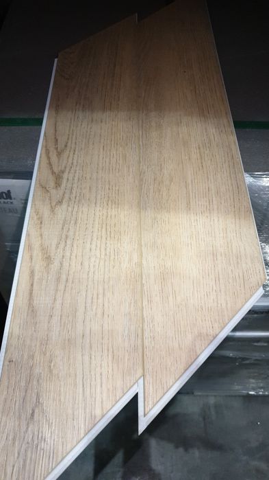 Продам ламинат срочно