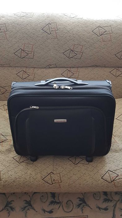 „Мобилен  офис“  Samsunite 135  лв.