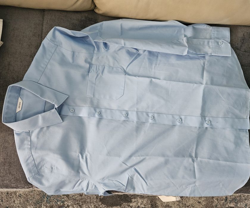 Vând cămăși noi, băieți, 12 ani