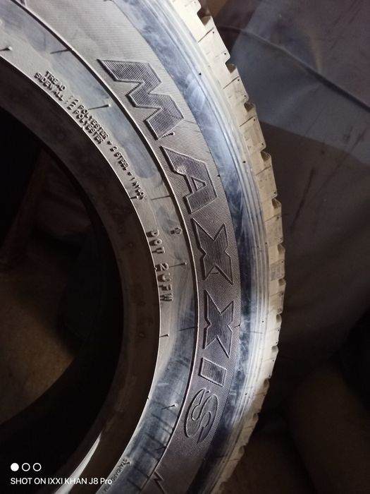 Продам, б/у  резину ( липучка ) 265х65х17