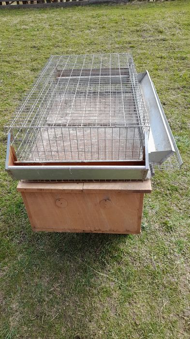 Vând cușcă pentru prepelițe