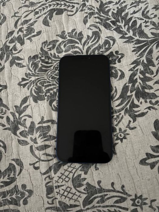 iPhone 12 акб 100%.