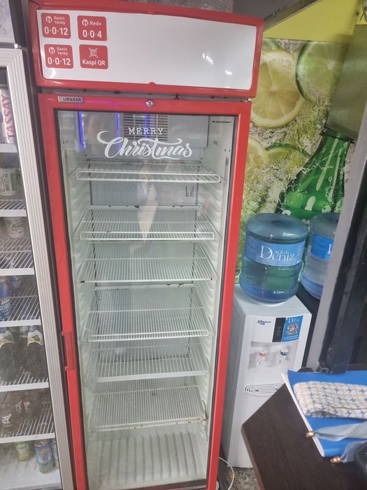 Холодильник витринный в идеале продам срочно