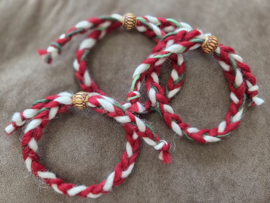 Мартеница гривна роза