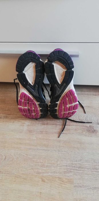 Дамски маратонки Адидас - 39 номер