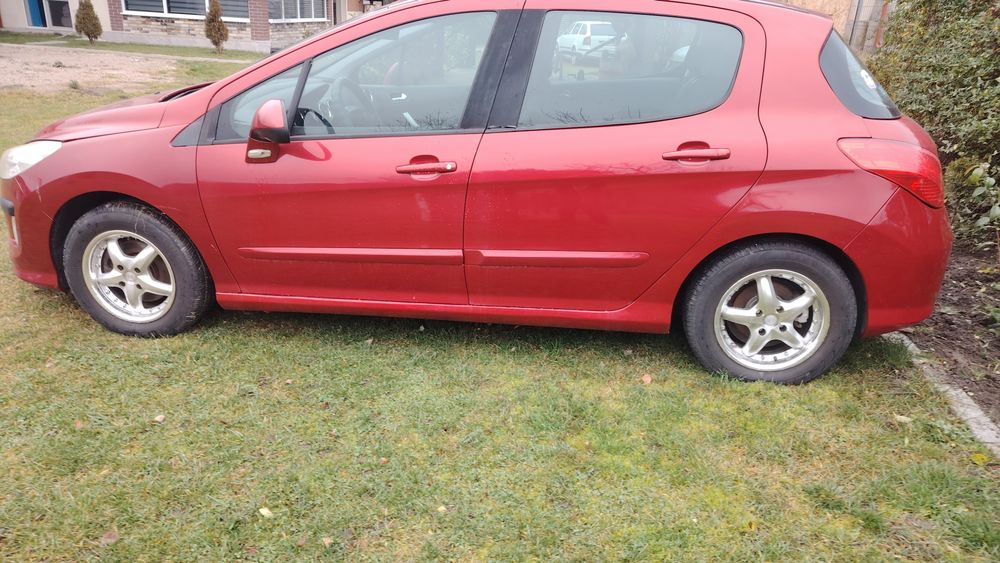 Dezmembrez 2  Peugeot 308 1.4 benzină și 1.6 diesel an 2009