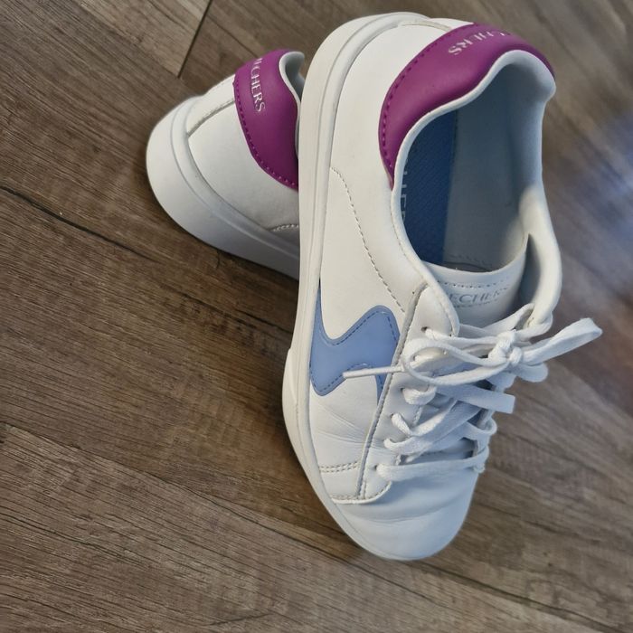 Adidași skechers mărimea 34