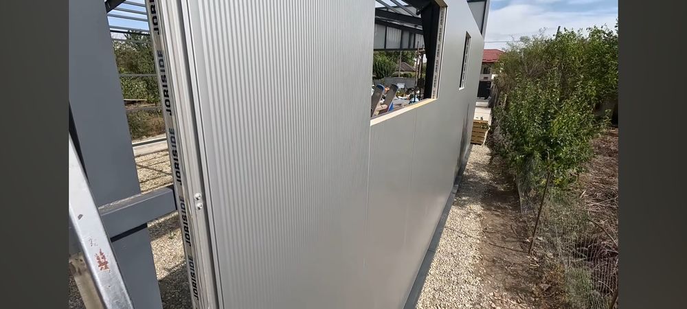 Oferim servicii de montaj pentru Panouri Termoizolante