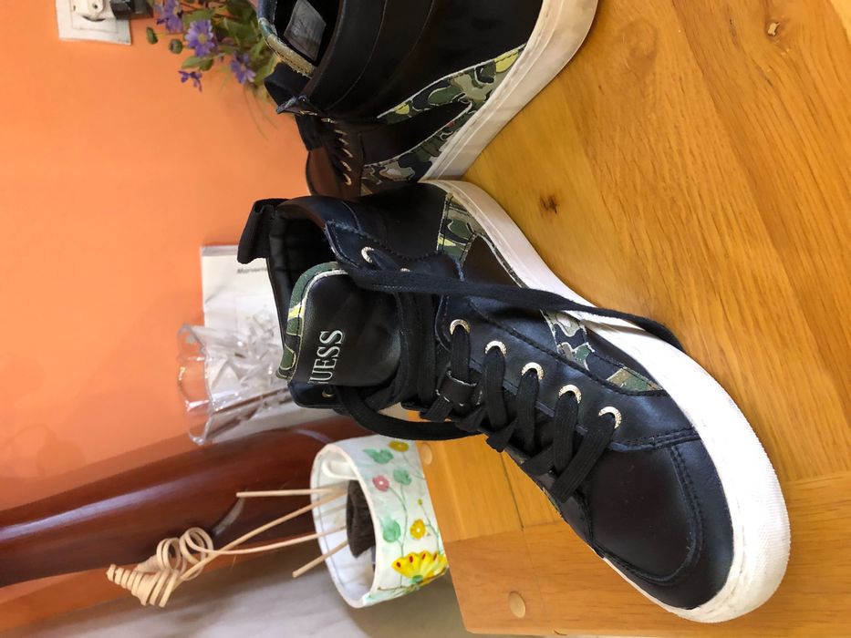 Високи обувки - Guess