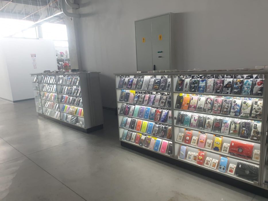 Mobilier insula, vitrina spatiu comercial