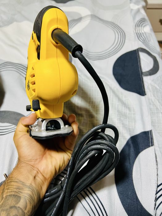 Fierastrau pendular DeWalt DWE349 nou