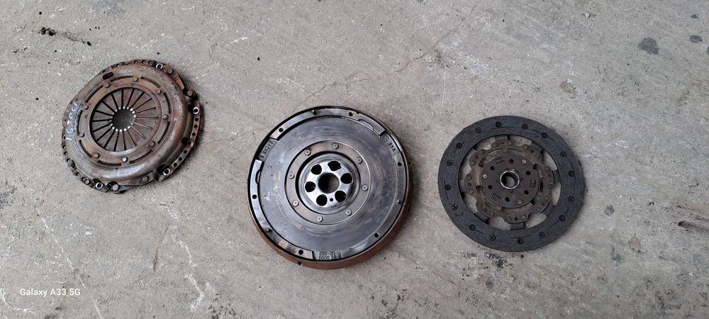 Комплект съединител с двойномасов маховик Форд Фокус/Ford Focus