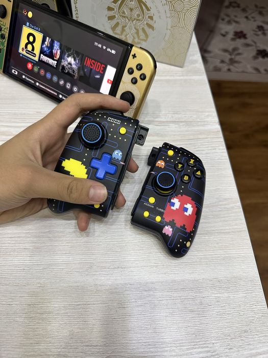 Hori Split Pad Pro Limited Edition Pac-Man