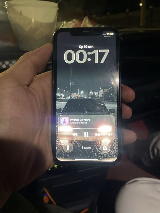 продается Iphone 11