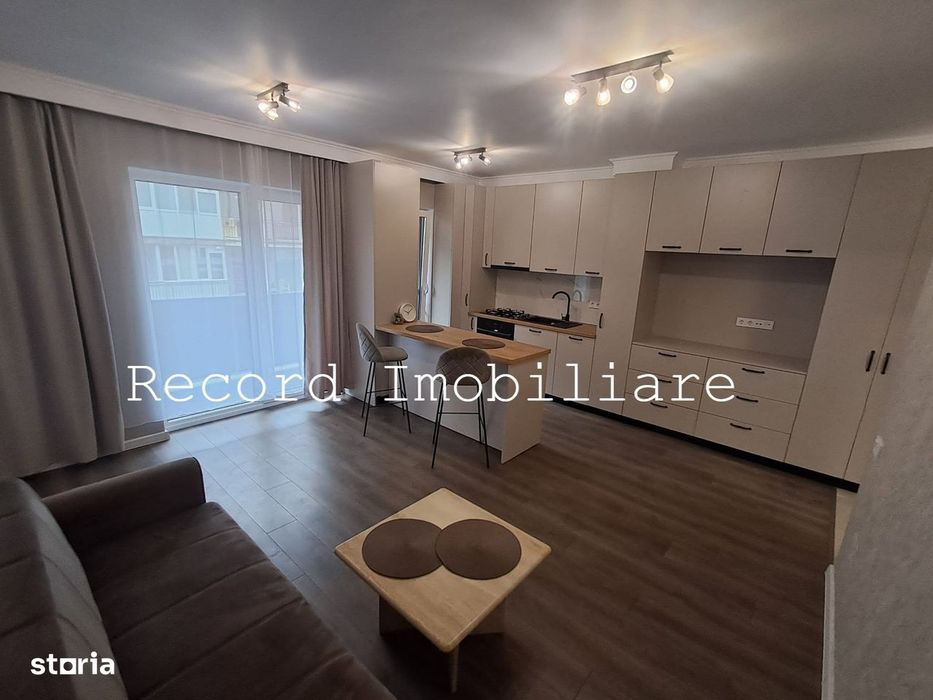 Apartament 2 camere, et.1, lift, parcare str.Eroilor, Floresti