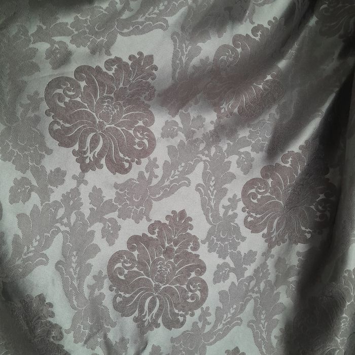 Шторы богатые сборкой прошито