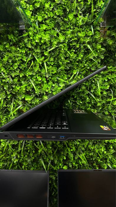 MSI  A18  R9-8940HX