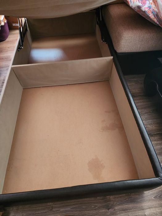 Ъглов диван без следи от употреба