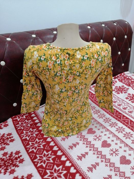 Bluza galbena cu floricele