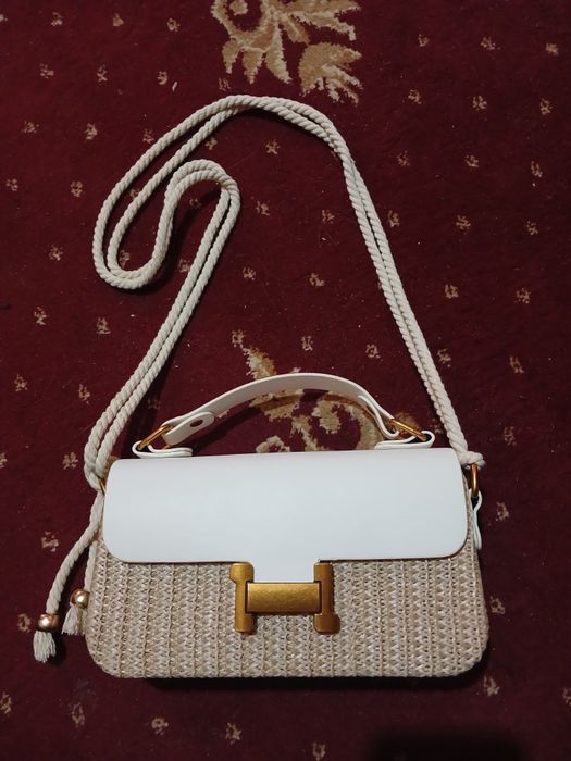 Продаётся сумочка. Микрорайон 1-остановка