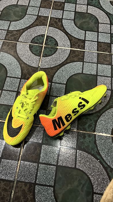 Кроссовки для футбола