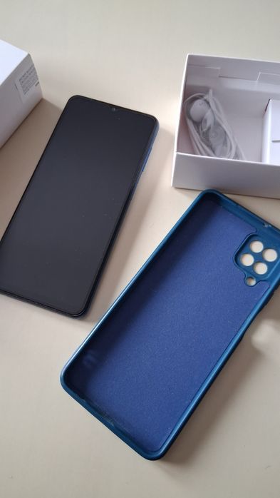 Смартфон SAMSUNG Galaxy A12 128 gb RAM 8 gb в отлично състояние