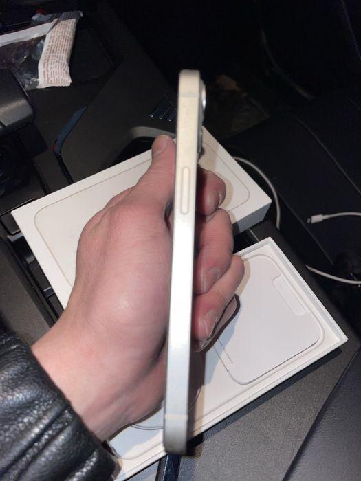 Продам идеальный Iphone 13 128GB