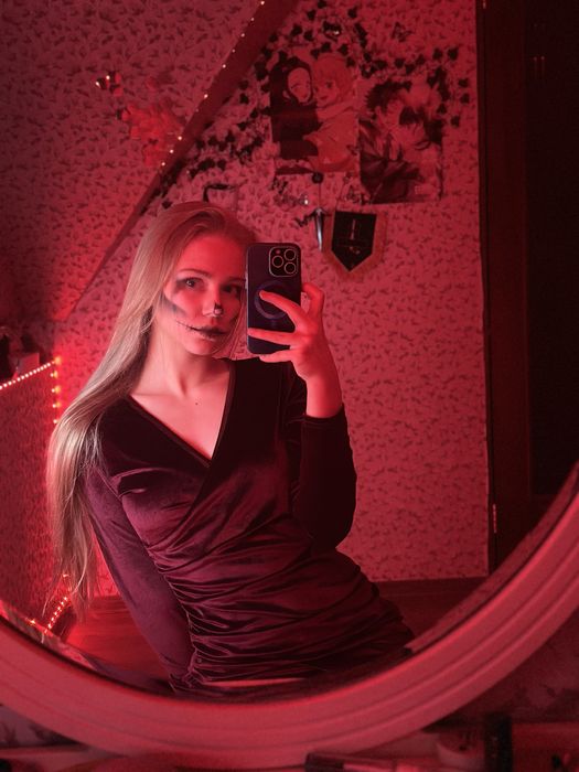 Рисую гримом на лице