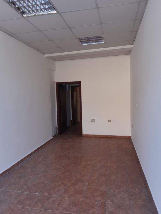 Дава се под наем Магазин в Хасково, Център - 30 кв.м за 219.3 € - Снимка #1