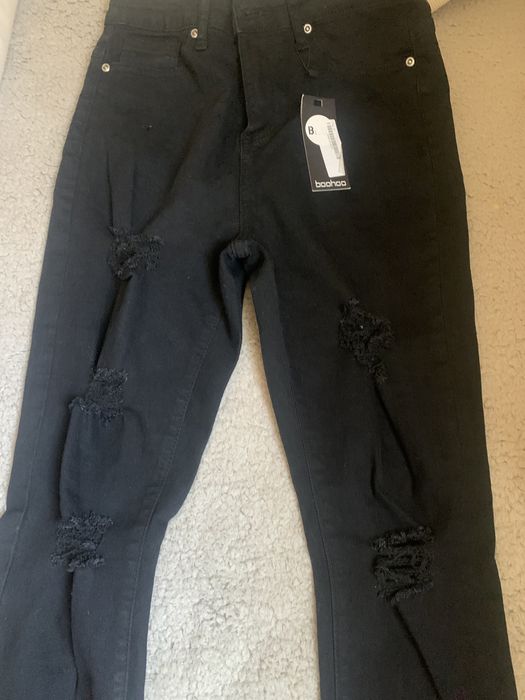 Дънки накъсани с етикет