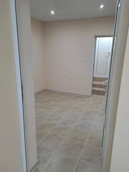 Дава се под наем Магазин в Пловдив, Каменица 1 - 55 кв.м за 350 € - Снимка #2