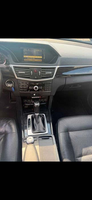MERCEDES-BENZ E-Class 0 — imagine 4