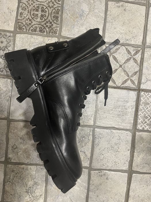 Продам полусапожки женские
